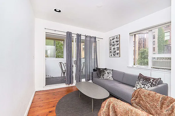 Rented by Keller Williams NYC | media 19