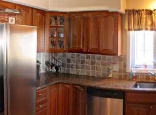 11 James Vincent Dr, Clinton, CT 06413