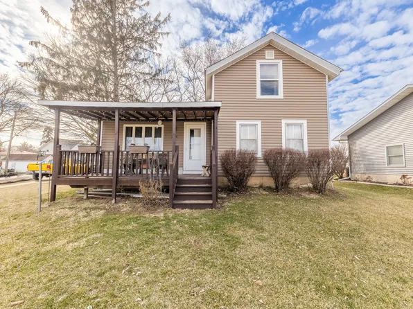 500 N Sycamore St, Somonauk, IL 60552