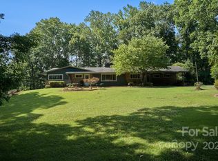 125 Thermal Hill Ln, Tryon, NC 28782