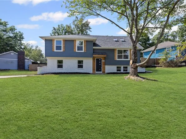 11005 NW Walnut Creek Dr, Kansas City, MO 64152