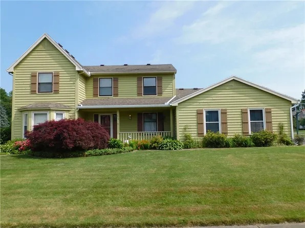 319 Willowood Dr, Rochester, NY 14612