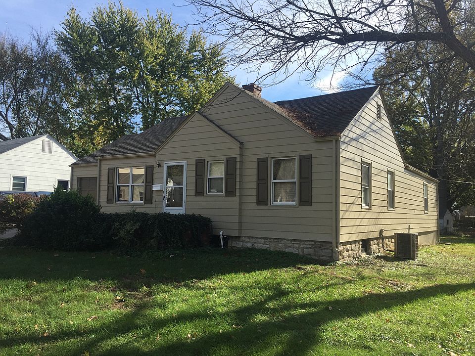 2nd image of 1321 W 29th Ter S