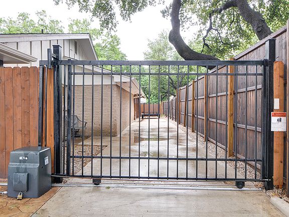 Pull-Thru Drive w/ Auto Gate