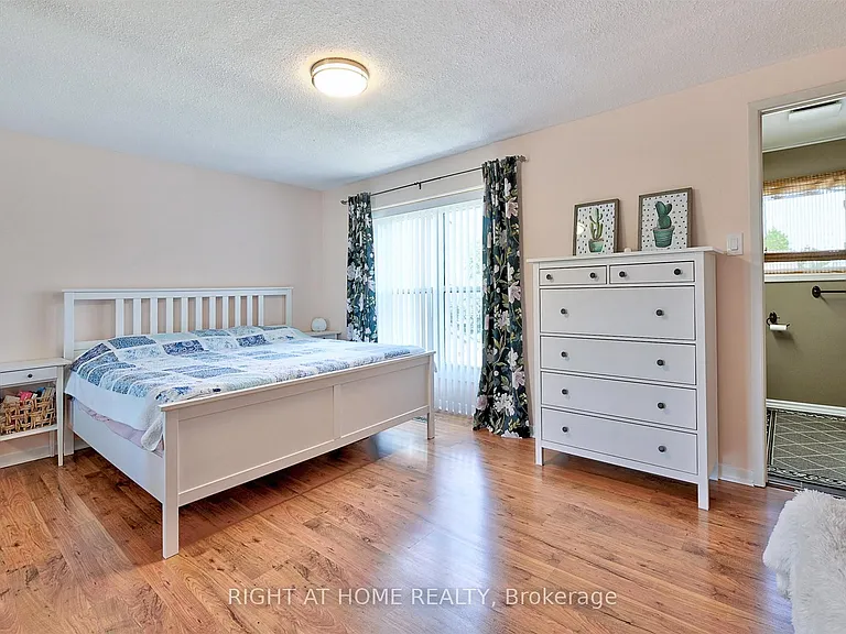 4224 Trapper Cres — Photo 12