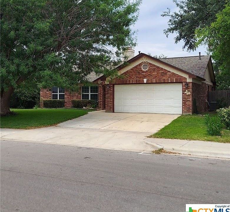 1st image of 2001 Bluebonnet Dr