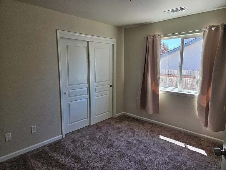 1033 Monterra Ln — Photo 7