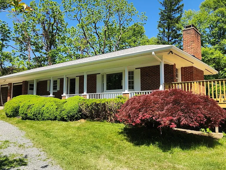 39080 Foxhill Rd — Photo 2