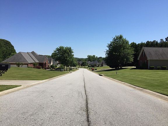 5th image of 4750 Martins Crossing West Dr