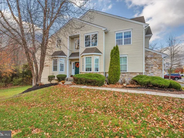 2406 Exposition Dr, Williamstown, NJ 08094