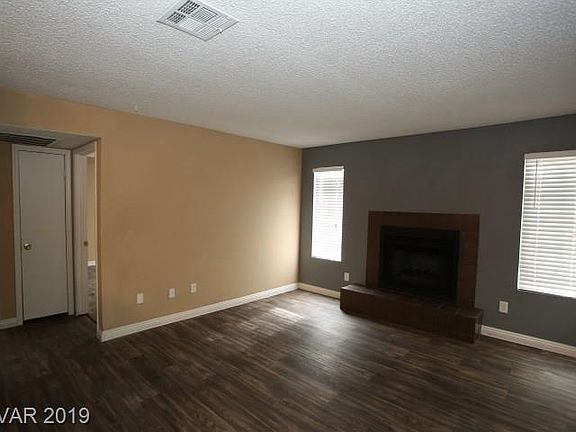 2nd image of 2726 Jennydiane Dr APT B
