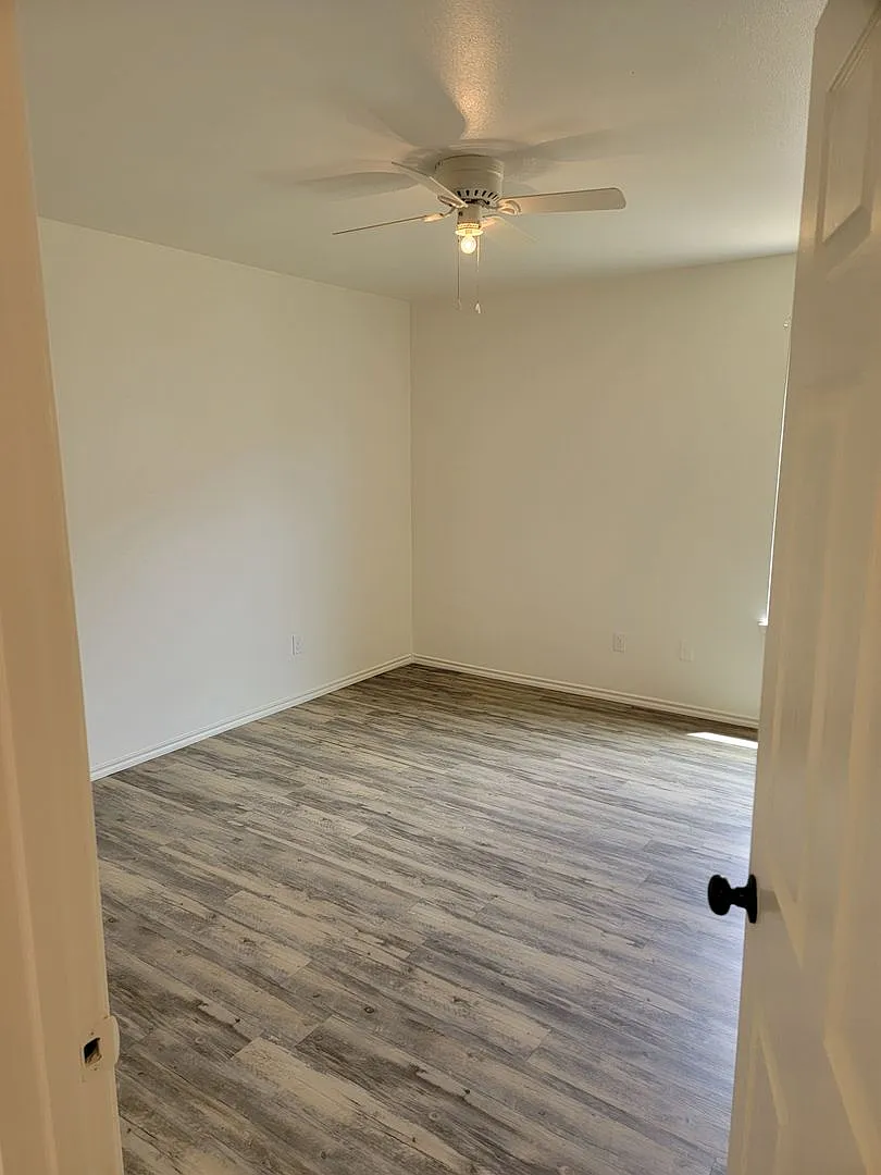 Section 8 Approved! Ready now! Move in Special! — Photo 3