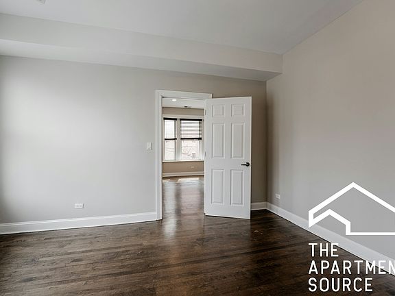 5th image of 2505 W Argyle St #2W