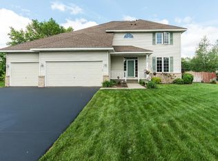 1636 Whitehall Pl, Shakopee, MN 55379