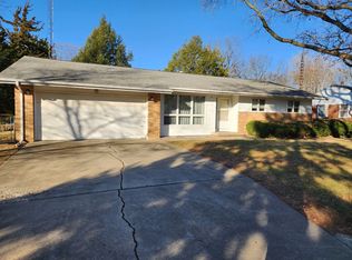 1505 N Main St, Normal, IL 61761