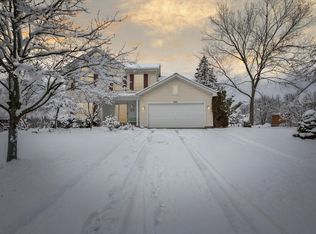 5015 Greenview Dr, Commerce Township, MI 48382