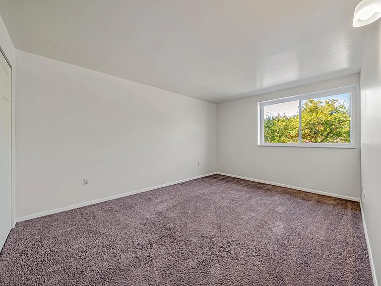 Brooklane Manor Apartments — Photo 22