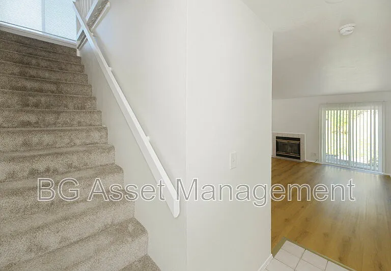 810 3rd St — Photo 8