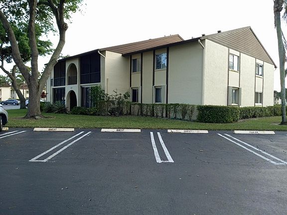 3rd image of 127 Lake Pine Circle #D-2