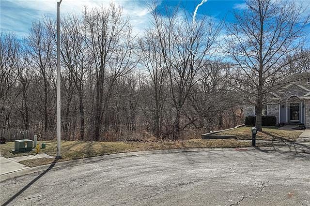 1st image of 10901 N Oxford Ave