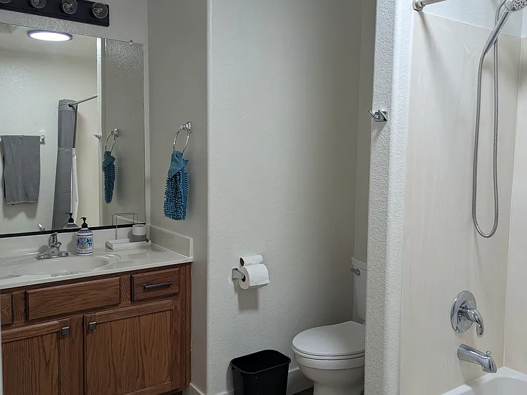 4630 E Torrey Pines Ln — Photo 10