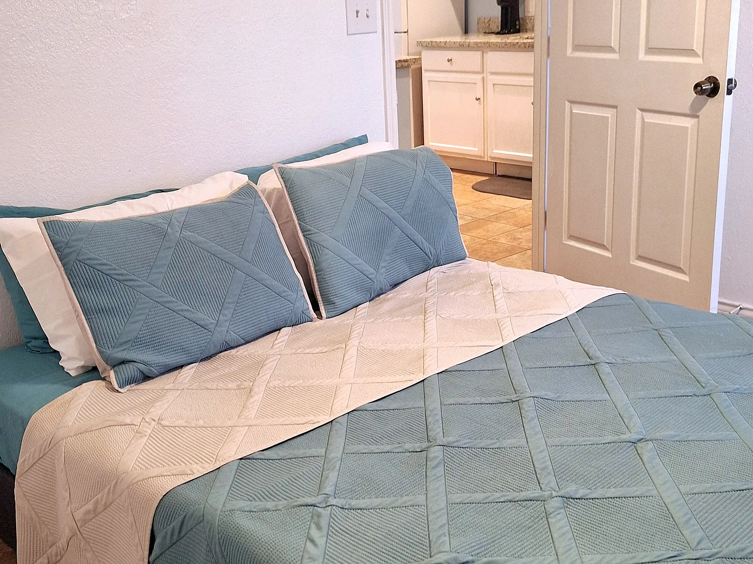 1 bed, $1,900 — Photo 4