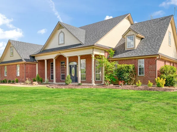 5804 Old Clarksville Rd, Paris, TX 75462