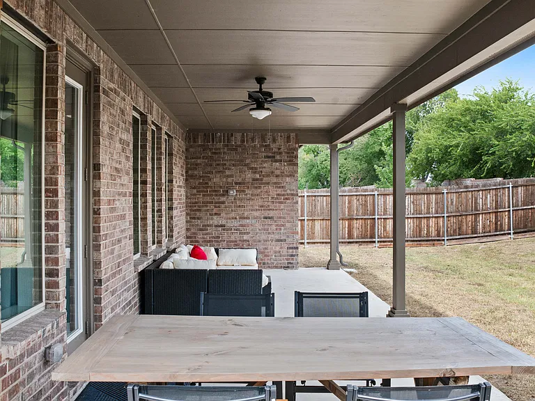 801 Lake Cove Dr — Photo 45