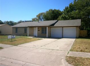 209 N Prairie View Rd, Crowley, TX 76036