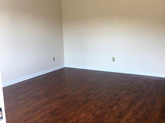 3rd image of 566 Lost Cir APT B
