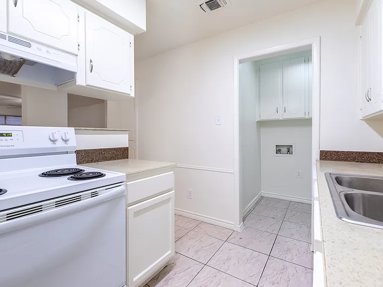 756 E Pecan St #756 — Photo 10
