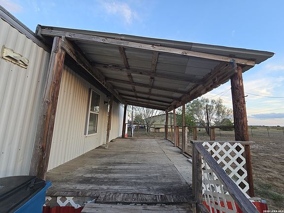 3rd image of 615 Moss Point