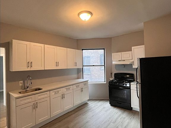 5th image of 12 Bergen Ave #3L