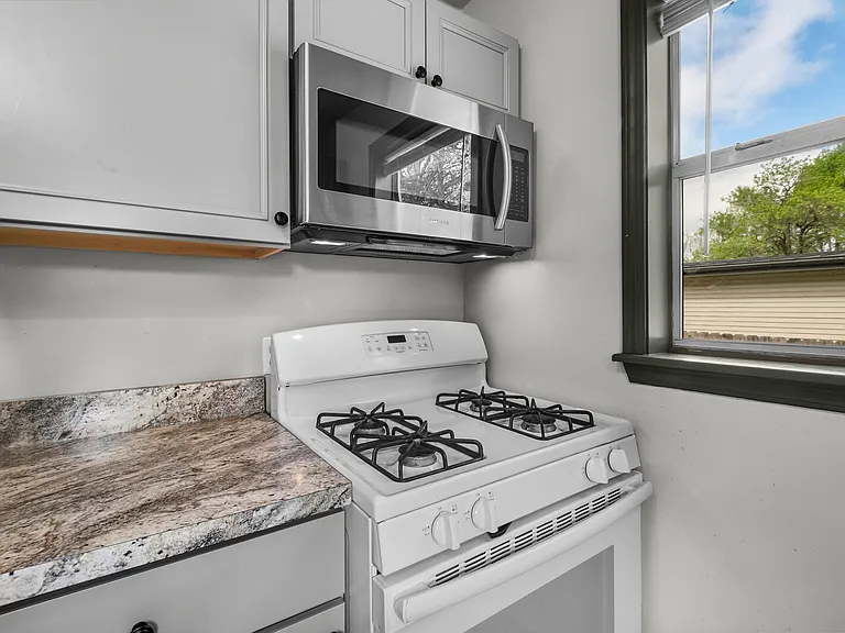 2228 W Wedington Dr — Photo 9