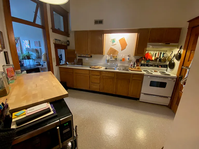 725 Massachusetts St #2B — Photo 4