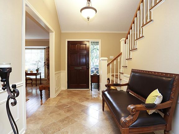 4th image of 10123 Sugar Hill Dr