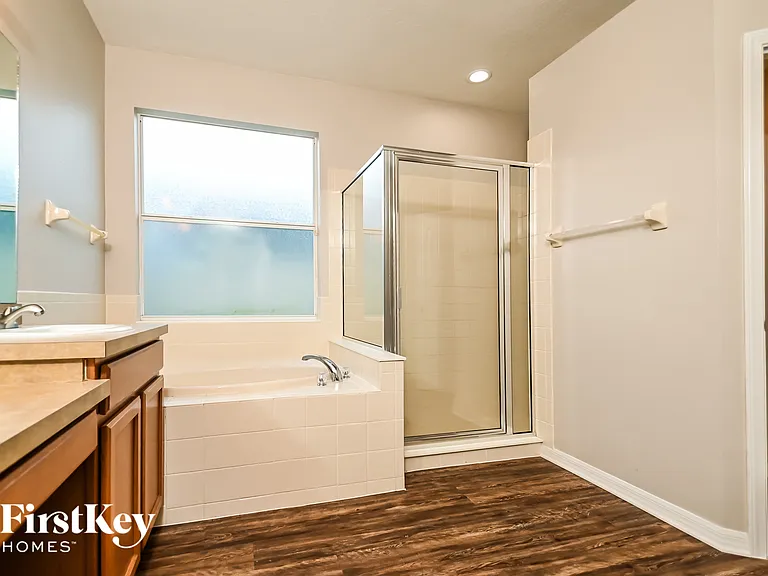 8907 Sandy Plains Dr — Photo 8