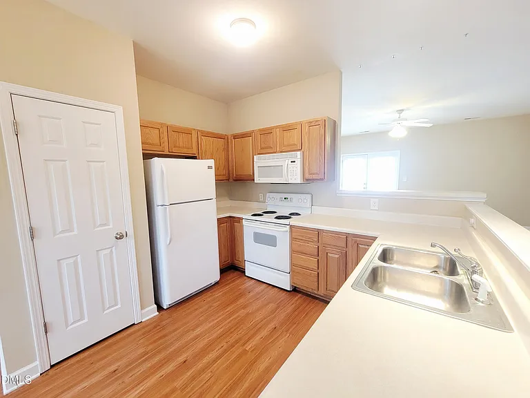 8327 Glenwood Springs Ct — Photo 8