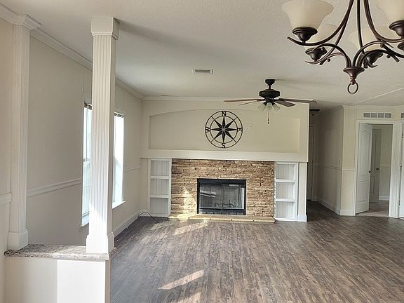 5th image of 211 Smiley Loop Rd