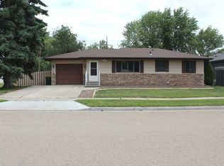 503 Meadow Ln, Bismarck, ND 58504