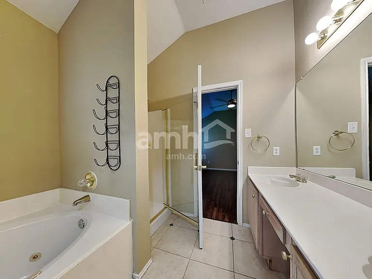 7202 Airline Dr — Photo 17