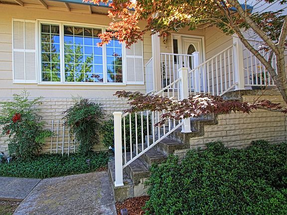 2nd image of 2483 Starmount Way