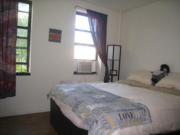 3rd image of 3079 33rd St APT 4C