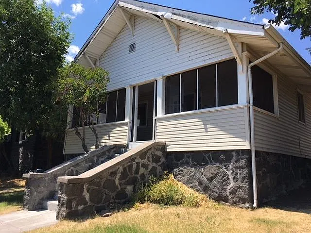 409 Jefferson St photo 1