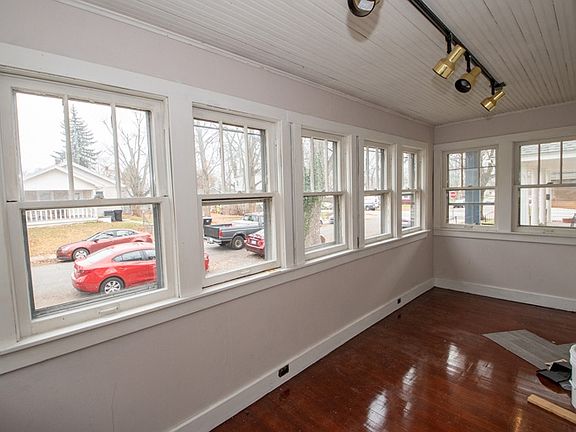 2nd image of 625 S 29th St