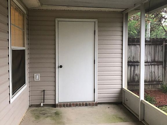 2nd image of 2352 Trailwood Dr