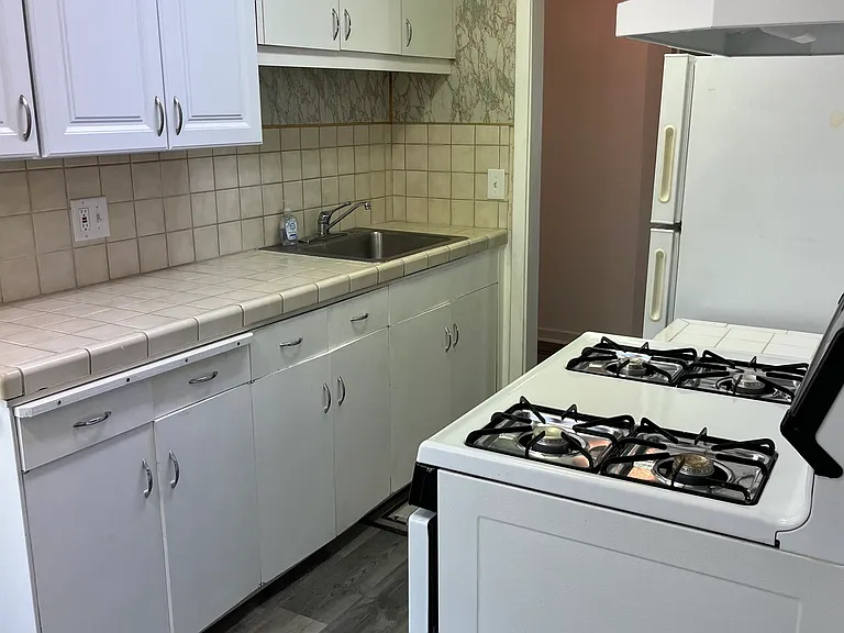 162 Church St #1 — Photo 3