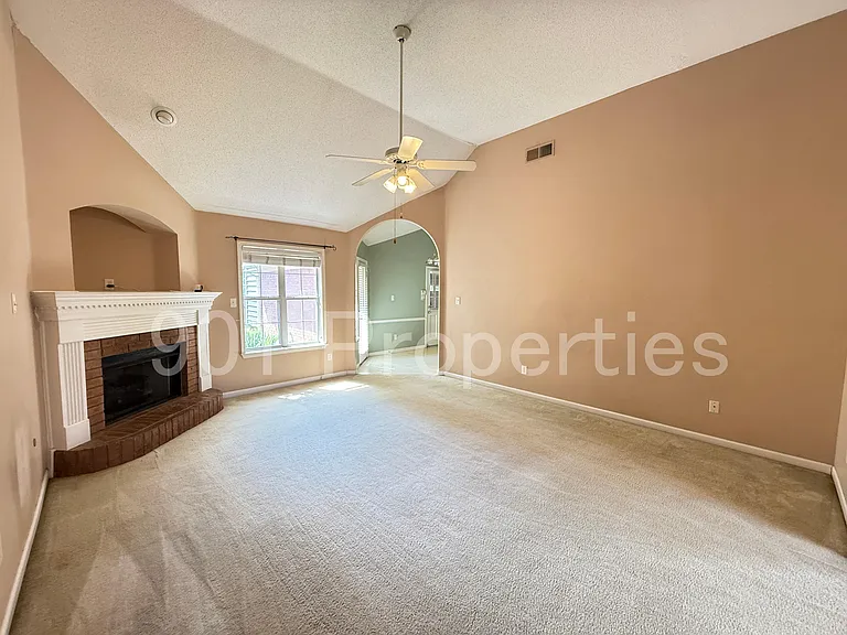 4957 Rivercrest Ln — Photo 7