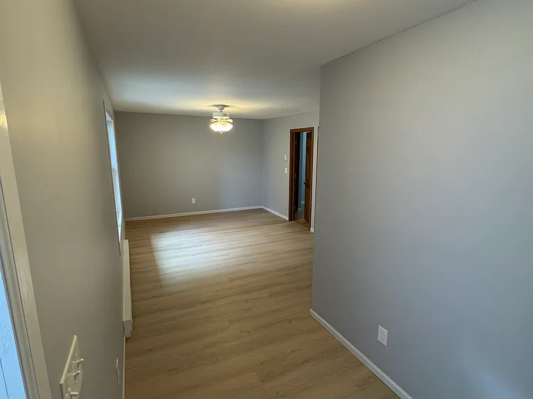 Foyer / Living Room