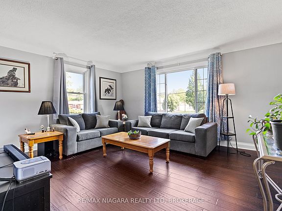 5th image of 809 Broadway